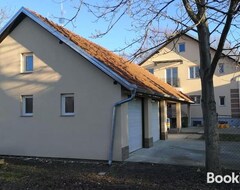 Hele huset/lejligheden Cozy Apartment For Short Term Rent. (Novi Sad, Serbien)