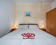 Cijela kuća/apartman Air-conditioned Apartment With Sauna, Whirlpool, Sea View, Pool, Wifi, Grill And Deck Chairs (Drenje, Hrvatska)