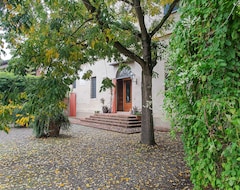 Toàn bộ căn nhà/căn hộ Quaint Mansion In Stagno Lombardo With Garden (Stagno Lombardo, Ý)