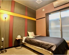 Hotel Time Rich (Okinawa, Japón)