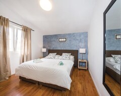 Koko talo/asunto 5 Bedroom Accommodation In Zdrelac (Pašman, Kroatia)