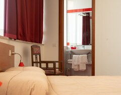 Khách sạn Hotel All' Oasi (Paese, Ý)