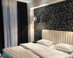 Hotel Lux Plaza (new Rooms) (Ereván, Armenia)