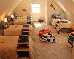 Cijela kuća/apartman Sunny Waterfront Little Sebago Home - Perfect For Large Families! (Windham, Sjedinjene Američke Države)