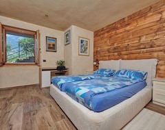 Hotelli Apartment With Stunning Views Of Lake Garda, Malcesine, Terrace, Garden (Malcesine, Italia)