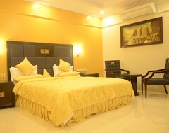 Khách sạn OYO 2303 Hotel Royal Mirage (Candolim, Ấn Độ)