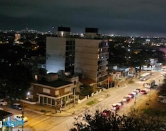 Entire House / Apartment Nuevo, Con Parking, Hasta 5 Personas (Montevideo, Uruguay)