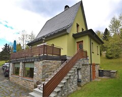 Casa/apartamento entero Acogedora casa de campo en los Montes Metálicos con porche y terraza (Eibenstock, Alemania)