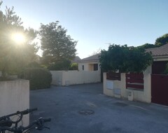 Hele huset/lejligheden Villa Avec Jardin Et Garage Proche Mer Et Commerces (Saint-Cyprien, Frankrig)