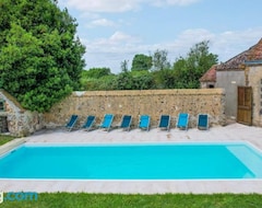 Toàn bộ căn nhà/căn hộ Crazy Villa La Girardiere 28 - Heated Pool - Basket - 2h Paris - 30p (La Loupe, Pháp)