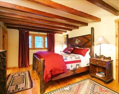 Cijela kuća/apartman Camp Cedar Crest A Luxury Compound Reminiscent Of Old Tahoe (Tahoe City, Sjedinjene Američke Države)