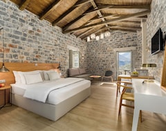 Otel Trapela Limeni Luxury Suites (Limeni, Yunanistan)