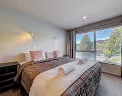 Hotel Distinction Wanaka Alpine Resort (Wanaka, New Zealand)