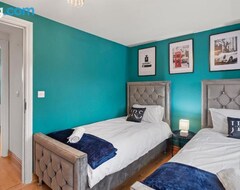 Tüm Ev/Apart Daire Chapel Manor Large 2 Bed Flat Zone 1 (Londra, Birleşik Krallık)