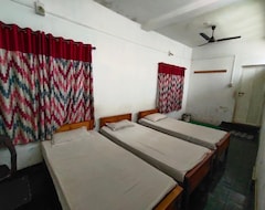 Khách sạn Layali Ooty Transit Lodging (Palakkad, Ấn Độ)