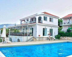 Hotel Green Bay (Karavomilos, Greece)