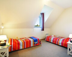 Koko talo/asunto Bright + Cozy Apartment On The Beach Private Entrance! (Saint-Pol-de-Léon, Ranska)