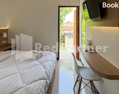 Khách sạn Jenggo Riverside Mitra Reddoorz Near Kampung Inggris Pare (Kediri, Indonesia)