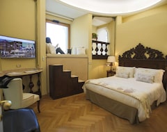Hotel Royal Suite Trinità Dei Monti (Rome, Italy)