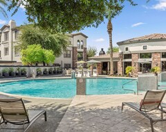 Hele huset/lejligheden Cozysuites Glendale By The Stadium W/ Pool! #3247 (Glendale, USA)