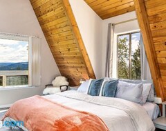 Cijela kuća/apartman Eagle View Mountain Retreat With Stunning Views, Hot Tub, Decks, 1 Acre (Mi Wuk Village, Sjedinjene Američke Države)