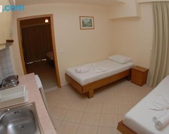 Hotelli Nikos Hotel and Apartments (Saranda, Albania)