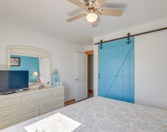Cijela kuća/apartman Coastal Home With Deck, Outdoor Shower Walk To Beach (Kill Devil Hills, Sjedinjene Američke Države)
