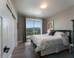 Toàn bộ căn nhà/căn hộ New, Private Suite With Columbia River Bluff Views (Kelso, Hoa Kỳ)