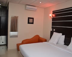 Hotel De Rigg Place - Alaka Estate, Surulere (Lagos, Nigeria)