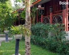 Hotel Country Cafe & Camping (Saraburi, Thailand)