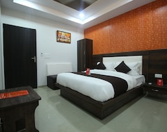 OYO 8864 Hotel Royal City (Ahmedabad, Indija)