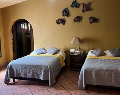 Hotel Casa de Leyendas (Mazatlán, México)