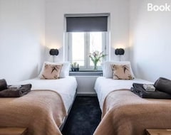 Toàn bộ căn nhà/căn hộ Cozy 2-bedroom Apartment (Amsterdam, Hà Lan)