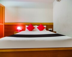 Khách sạn Capital O 49169 Hotel Raks (Thanjavur, Ấn Độ)
