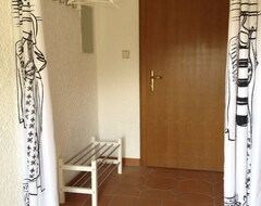 Koko talo/asunto Quiet small apartment for 2-3 people near the city with lake view (Bregenz, Itävalta)