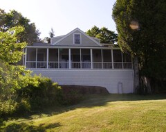 Casa/apartamento entero Beachfront 3br Cottage W/ Porch, Private Beach, Grill, & Tennis Courts (Georgetown, EE. UU.)