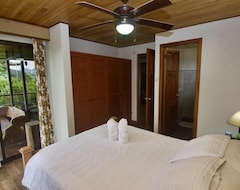 Toàn bộ căn nhà/căn hộ Firefly Retreat. A Hilltop Retreat With Great Rainforest Views (new Ownership!) (San Ramón, Costa Rica)