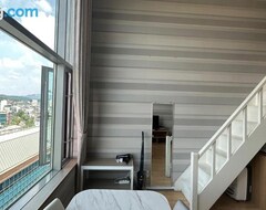Entire House / Apartment Hongdea Gusethouse.2 (Seoul, South Korea)