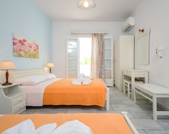 Khách sạn Hotel Francesca (Agios Prokopios, Hy Lạp)