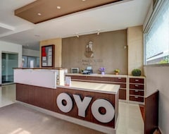 Hotel Oyo 90042 Emerald Towers (West Bandung, Indonesia)