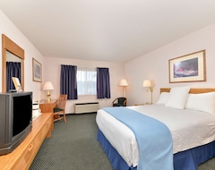 Khách sạn Americas Best Value Inn & Suites - Tahquamenon Country (Newberry, Hoa Kỳ)