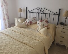 Hele huset/lejligheden Location, location, location! Front line beach with all Nerja amenities to hand. (Nerja, Spanien)