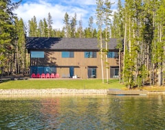Entire House / Apartment Modern Cabin On Georgetown Lake With Incredible Views And Private Dock! (Anaconda, USA)