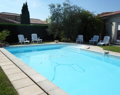 Toàn bộ căn nhà/căn hộ Furnished One-storey Villa With 8 Sleepings With A Private Pool (Bias, Pháp)