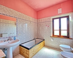 Toàn bộ căn nhà/căn hộ Villa In Abbadia Di Montepulciano With 8 Bedrooms Sleeps 19 (Lucignano, Ý)