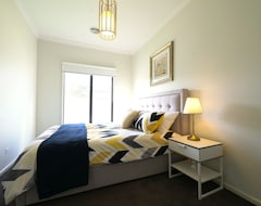 Koko talo/asunto Luxury 9 Brm House In Melbourne (Werribee, Australia)