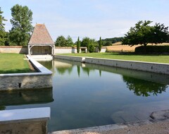 Toàn bộ căn nhà/căn hộ Renovated Stone House With Pool And Jacuzzi (Montagnac-sur-Lède, Pháp)