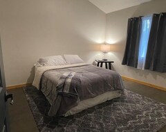 Toàn bộ căn nhà/căn hộ New - Nightly Rental Apartment! (Cosmopolis, Hoa Kỳ)
