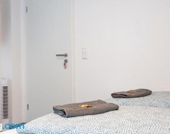 Koko talo/asunto Modern House With Pool - 3 Bedrooms 2 Bathrooms (Memmingen, Saksa)
