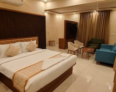 The Waves Hotel Sarjapura (Bangalore, Indien)